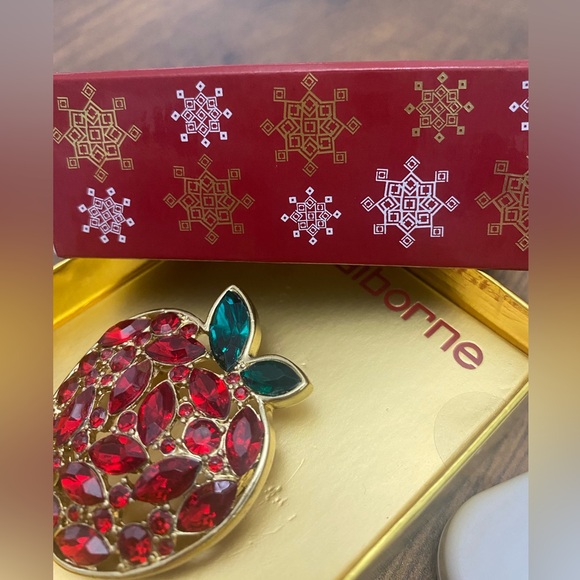 Liz Claiborne Red and Green Apple Brooch - Picture 7 of 8